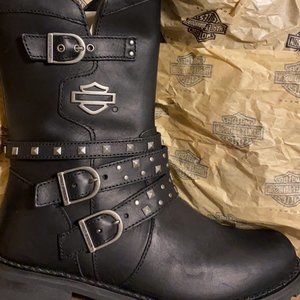 Ladies Harley Davidson Leather Boots, NEW in the box, never worn. Size 11.